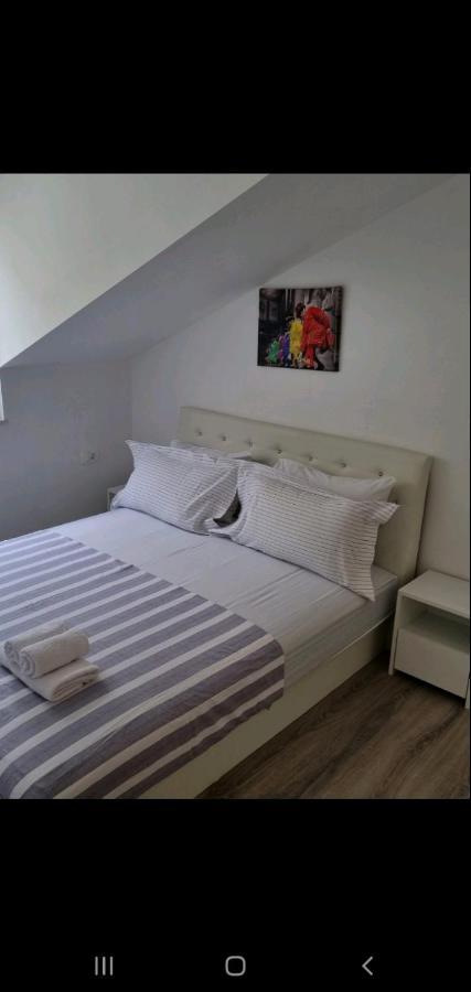 מאקרסקה Apartmani Tolj מראה חיצוני תמונה